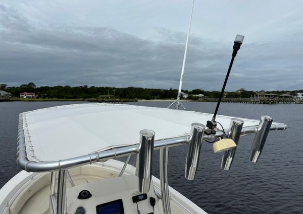 Cobia 237-CENTER-CONSOLE image