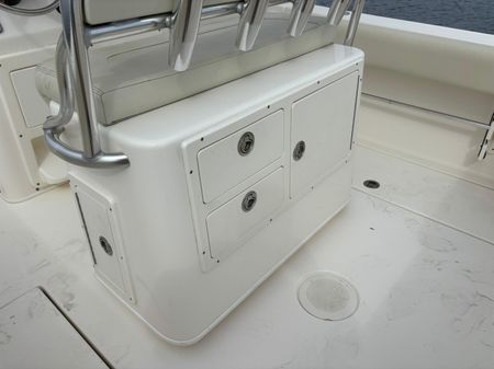 Cobia 237-CENTER-CONSOLE image