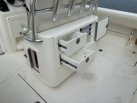 Cobia 237-CENTER-CONSOLE image