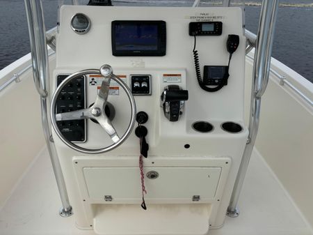 Cobia 237-CENTER-CONSOLE image