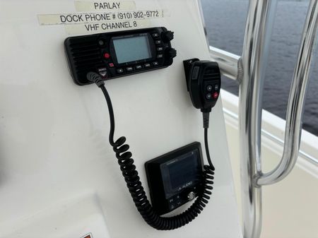 Cobia 237-CENTER-CONSOLE image