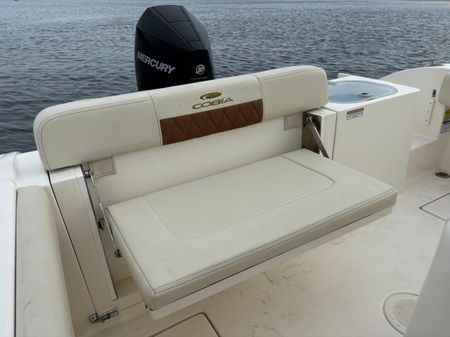 Cobia 237-CENTER-CONSOLE image