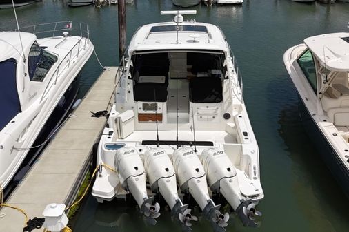 Boston Whaler 405 Conquest image