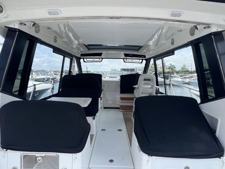 Boston Whaler 405 Conquest image