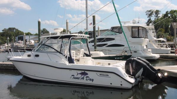 Boston Whaler 305 Conquest 