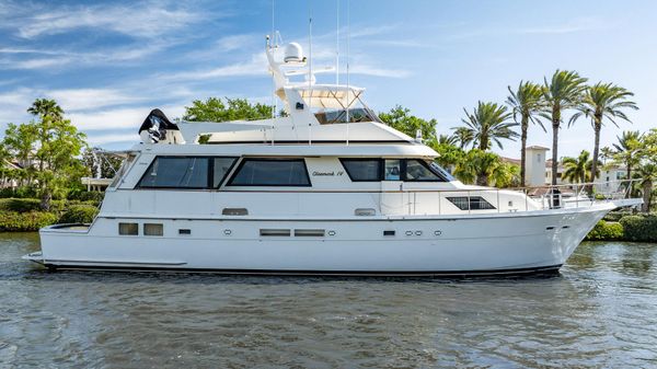 Hatteras Cockpit Motoryacht 