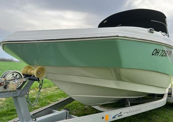Nauticstar 203DC-SPORT-DECK image