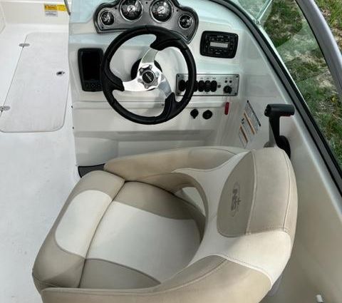 Nauticstar 203DC-SPORT-DECK image