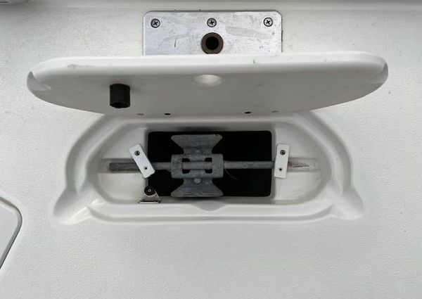 Nauticstar 203DC-SPORT-DECK image