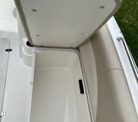 Nauticstar 203DC-SPORT-DECK image