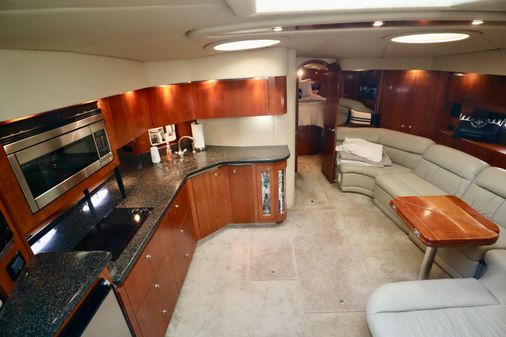 Cruisers Yachts 520 Express image