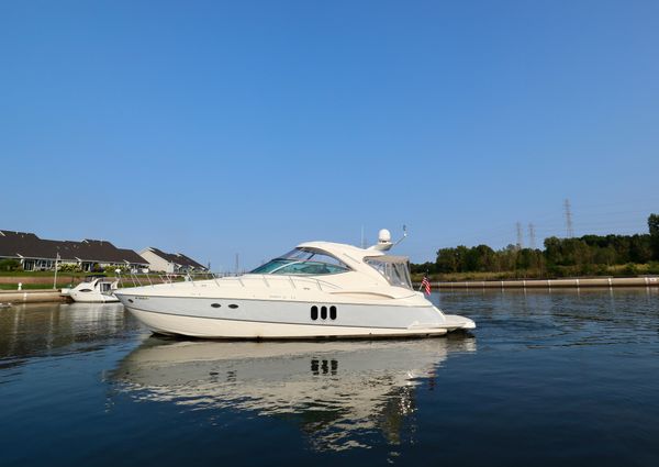 Cruisers Yachts 520 Express image