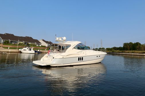 Cruisers Yachts 520 Express image