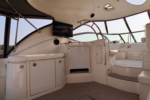 Cruisers Yachts 520 Express image