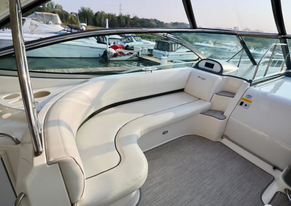 Cruisers Yachts 520 Express image