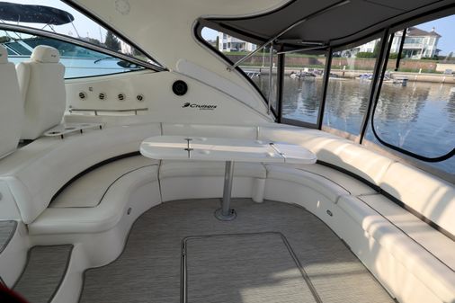 Cruisers Yachts 520 Express image