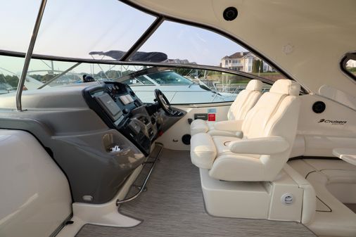 Cruisers Yachts 520 Express image