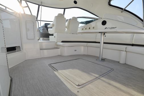 Cruisers Yachts 520 Express image