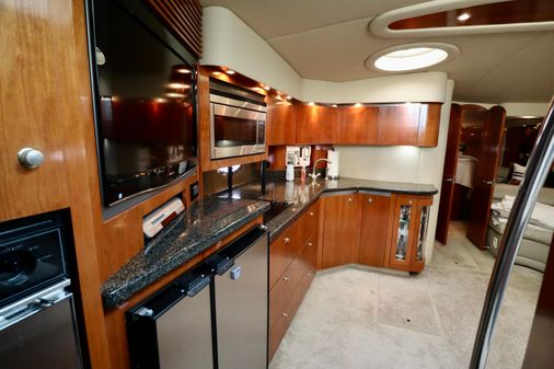 Cruisers Yachts 520 Express image