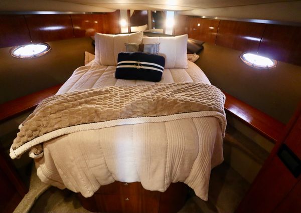 Cruisers Yachts 520 Express image