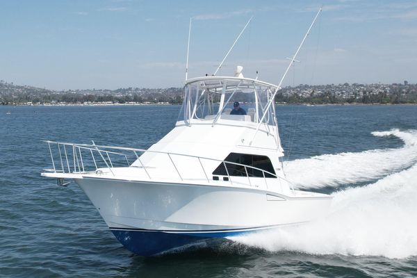 Cabo 35 Flybridge - main image