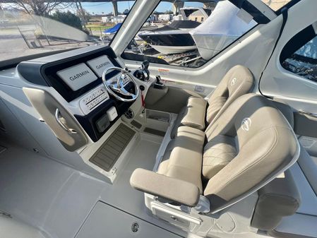 Crownline 280-DC image