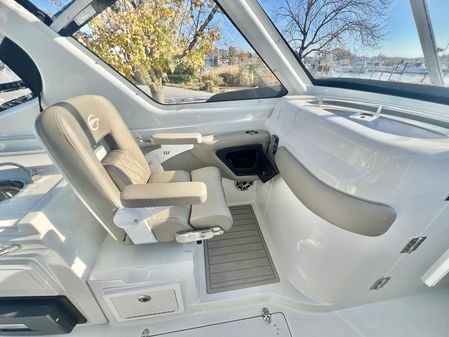 Crownline 280-DC image