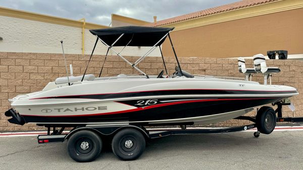 Tracker TAHOE 215 