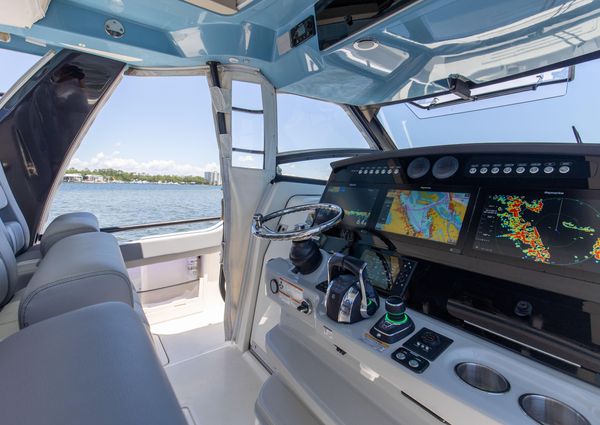 Boston Whaler 420 Outrage image