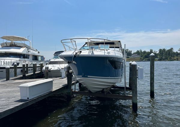 Sea Ray 320 Sundancer image