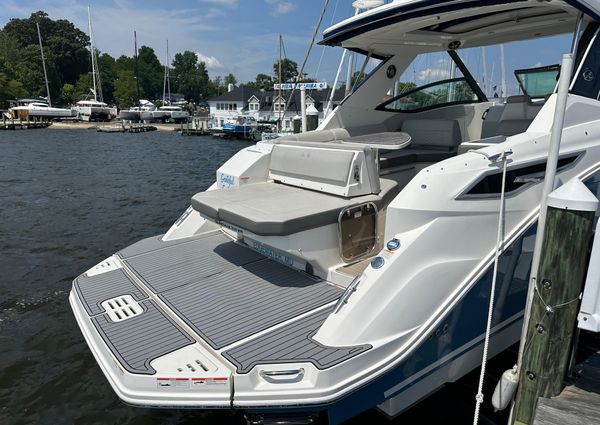 Sea Ray 320 Sundancer image