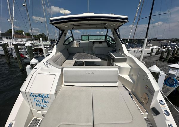 Sea Ray 320 Sundancer image