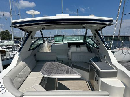 Sea Ray 320 Sundancer image