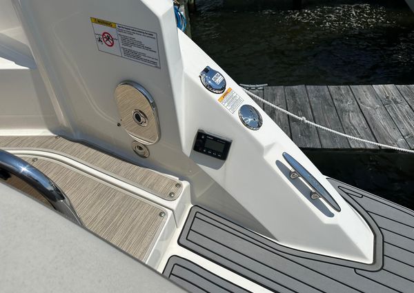 Sea Ray 320 Sundancer image