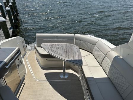 Sea Ray 320 Sundancer image