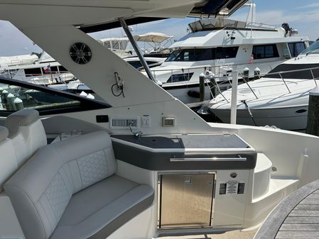 Sea Ray 320 Sundancer image