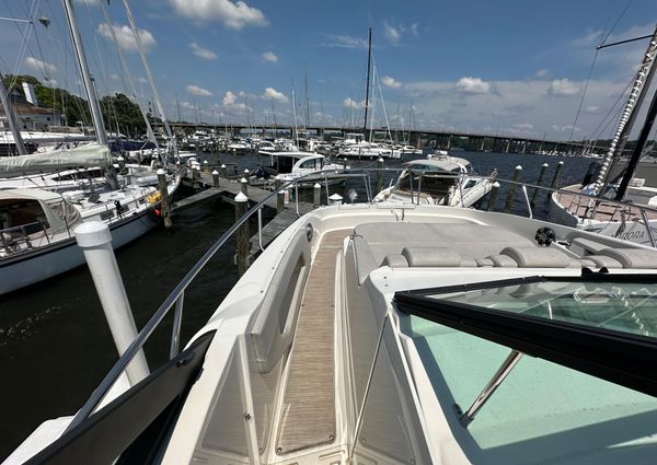 Sea Ray 320 Sundancer image