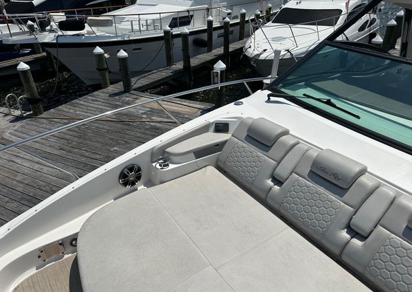 Sea Ray 320 Sundancer image