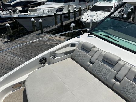 Sea Ray 320 Sundancer image