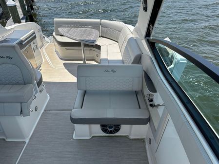 Sea Ray 320 Sundancer image