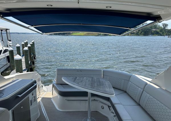 Sea Ray 320 Sundancer image