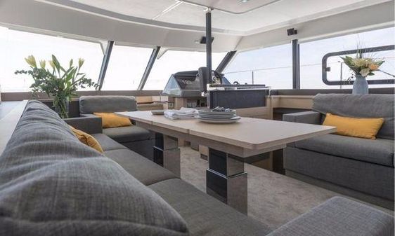 Fountaine Pajot MY6 image