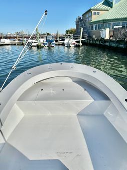 Privateer 2100 Roamer II image