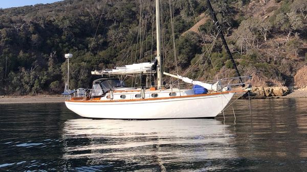 Cape Dory 36' 