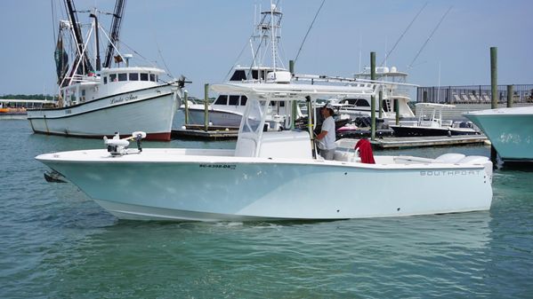 Southport 28 Center Console image