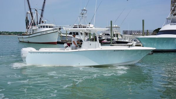 Southport 28 Center Console image