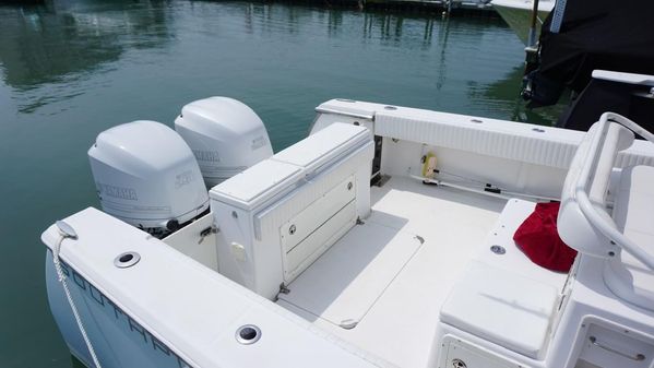 Southport 28 Center Console image