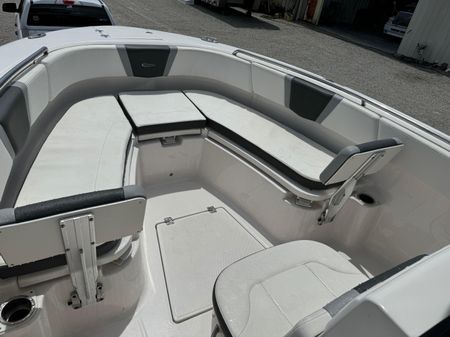 Robalo R250 image