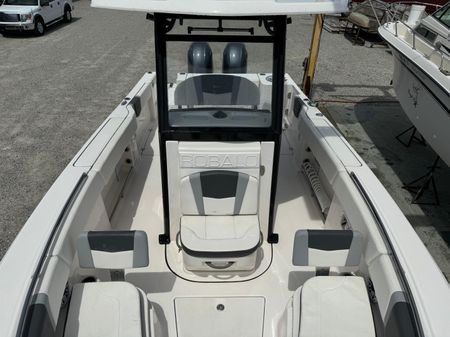 Robalo R250 image