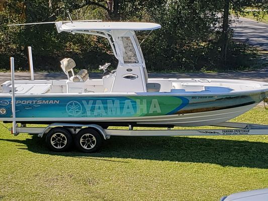 Sportsman Masters 247 Bay Boat - main image